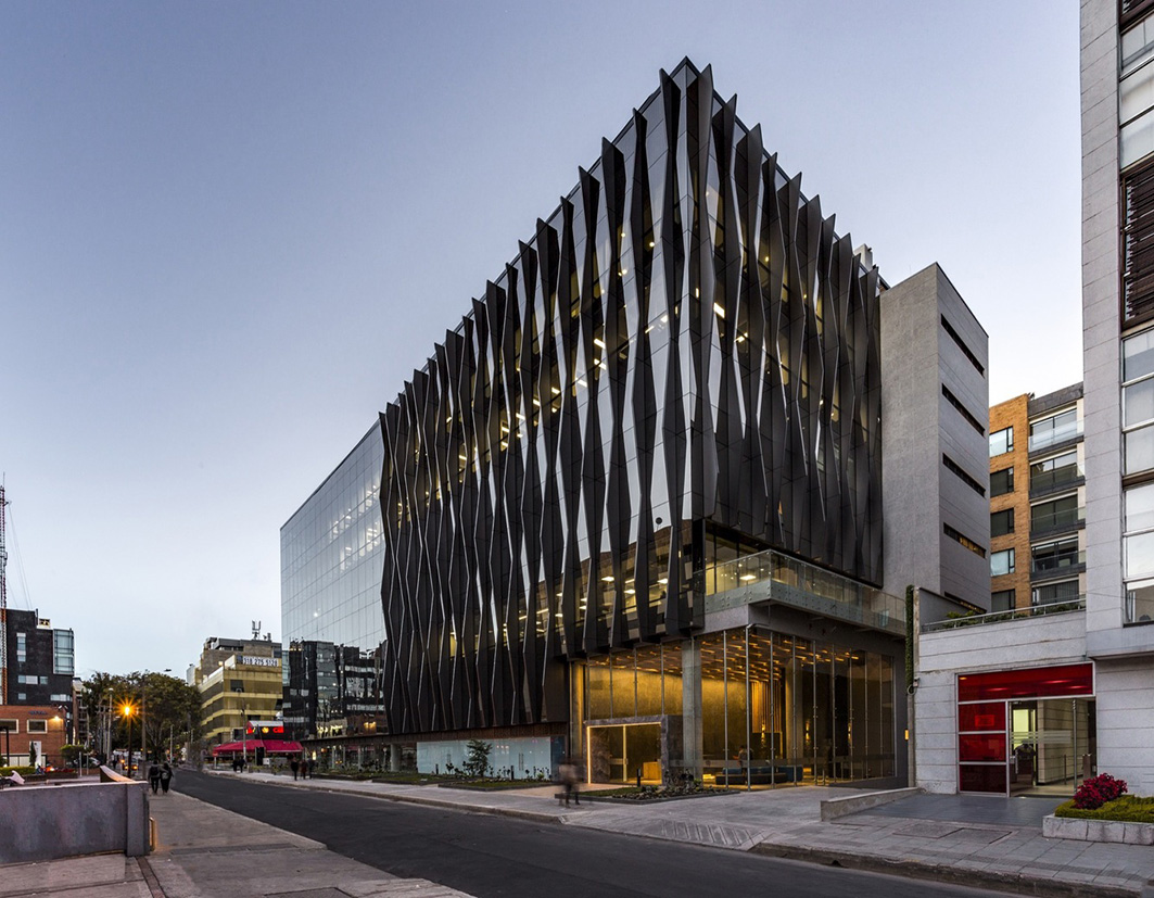 Защита фасада от солнца- Trespa 6