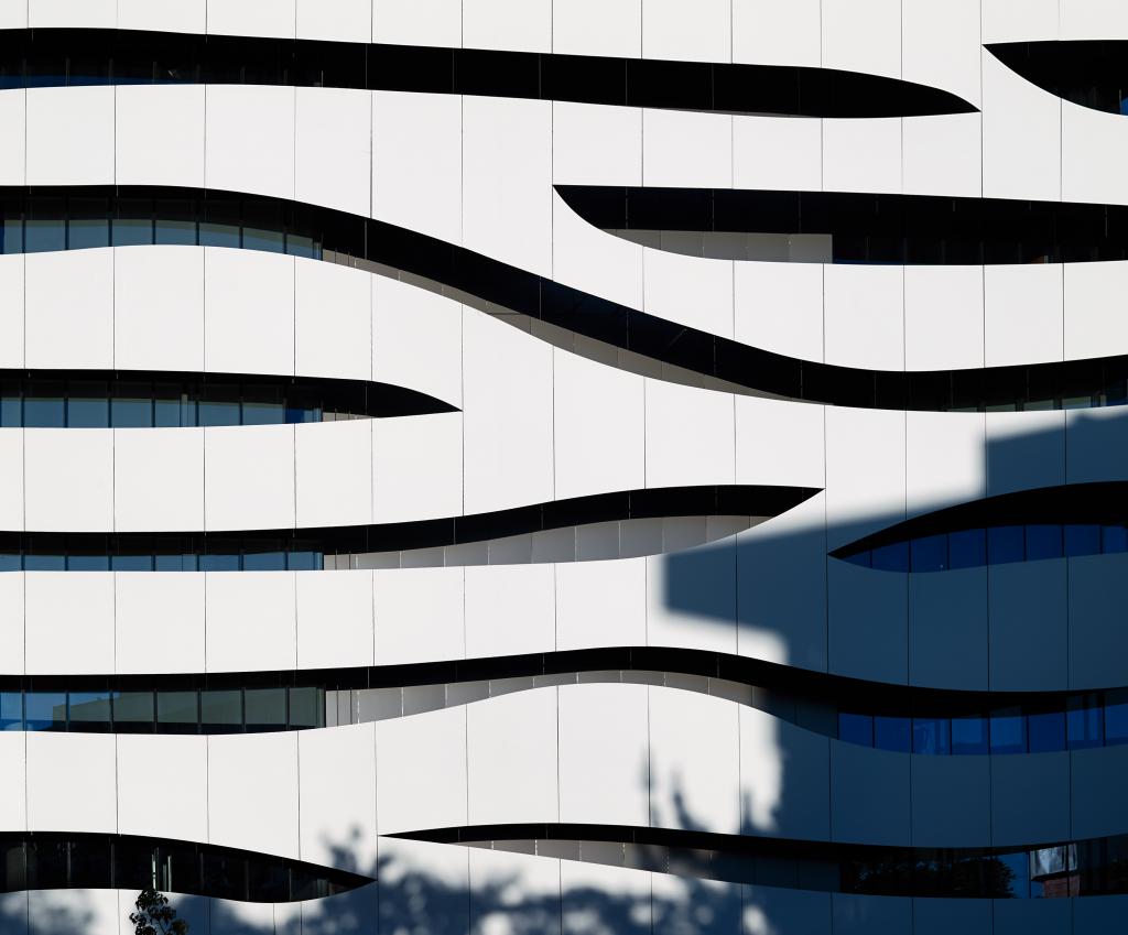 Защита фасада от солнца- Trespa 10